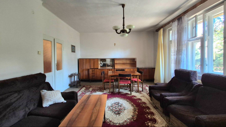 Priestranný 4 izbový byt na predaj, ulica Milosrdenstva - 1