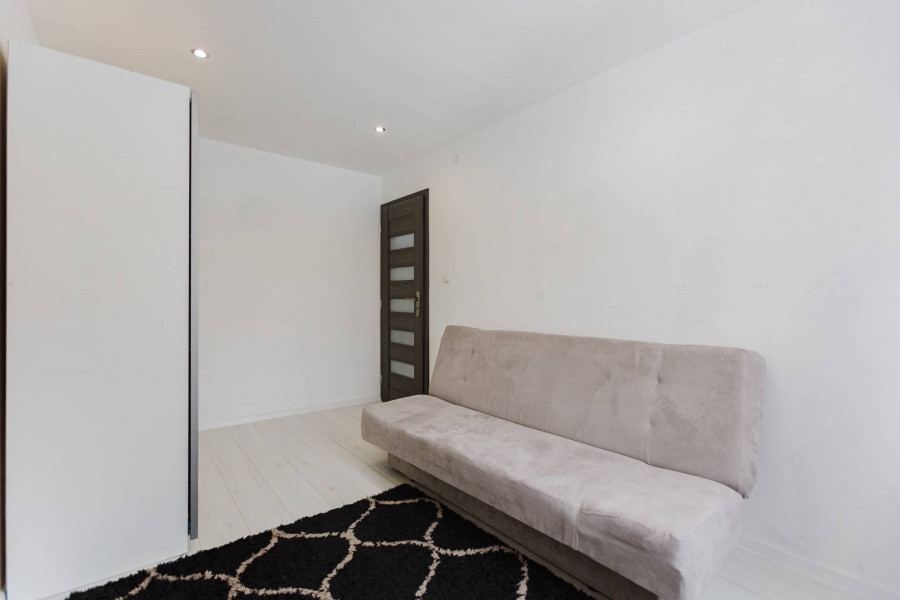 3 izbový byt na PREDAJ, Komenského ul. - 8